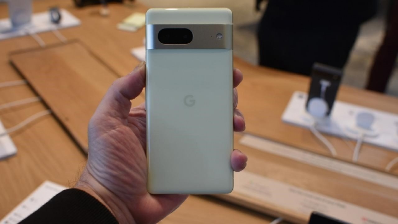 Google Pixel 7a özellikleri ve fiyatı şahane! Ne iPhone ne Samsung alınır