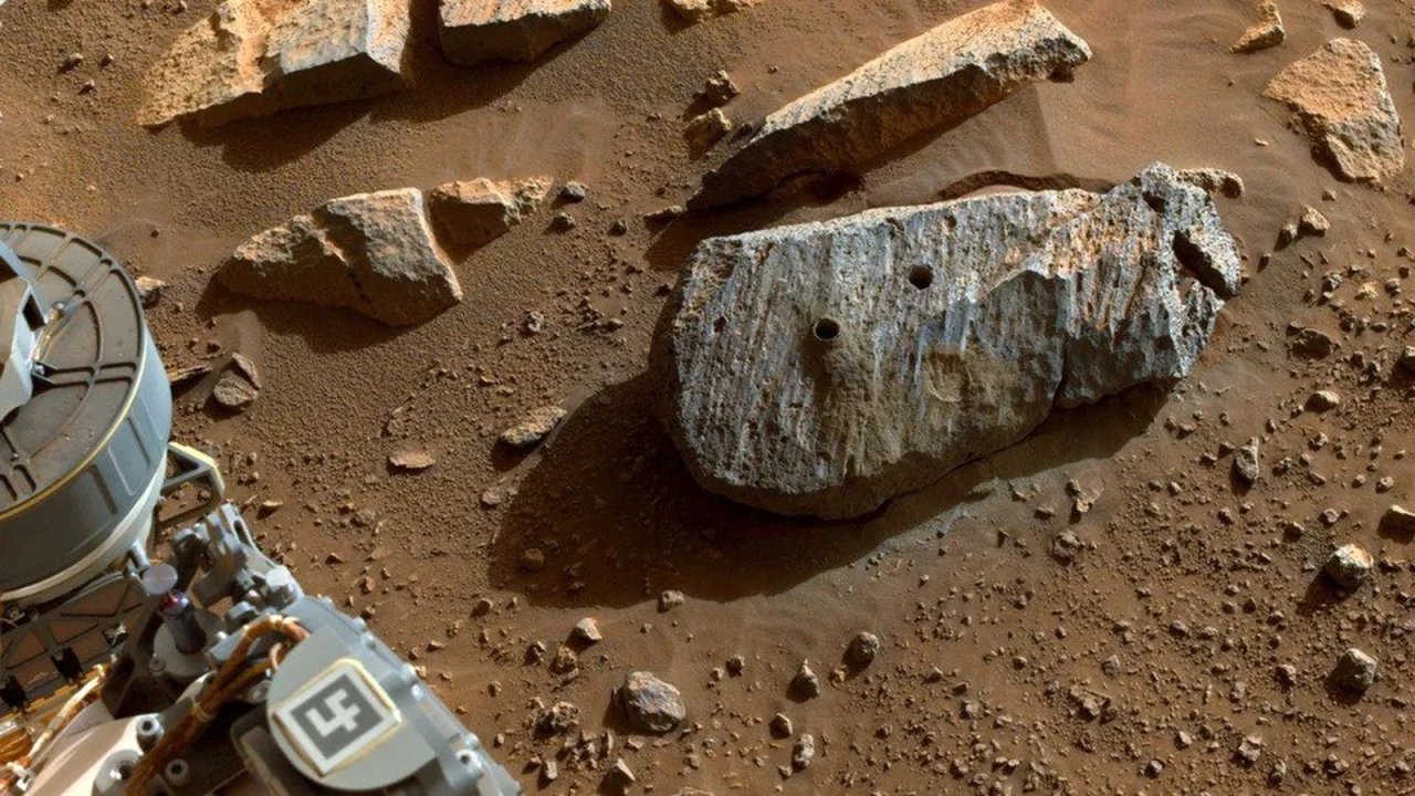 Nasa'nın Perseverance Mars Gezgini, Su İle Temas Halinde Olduklarına Dair İşaretler İçeren Kaya Örneği Topladı
